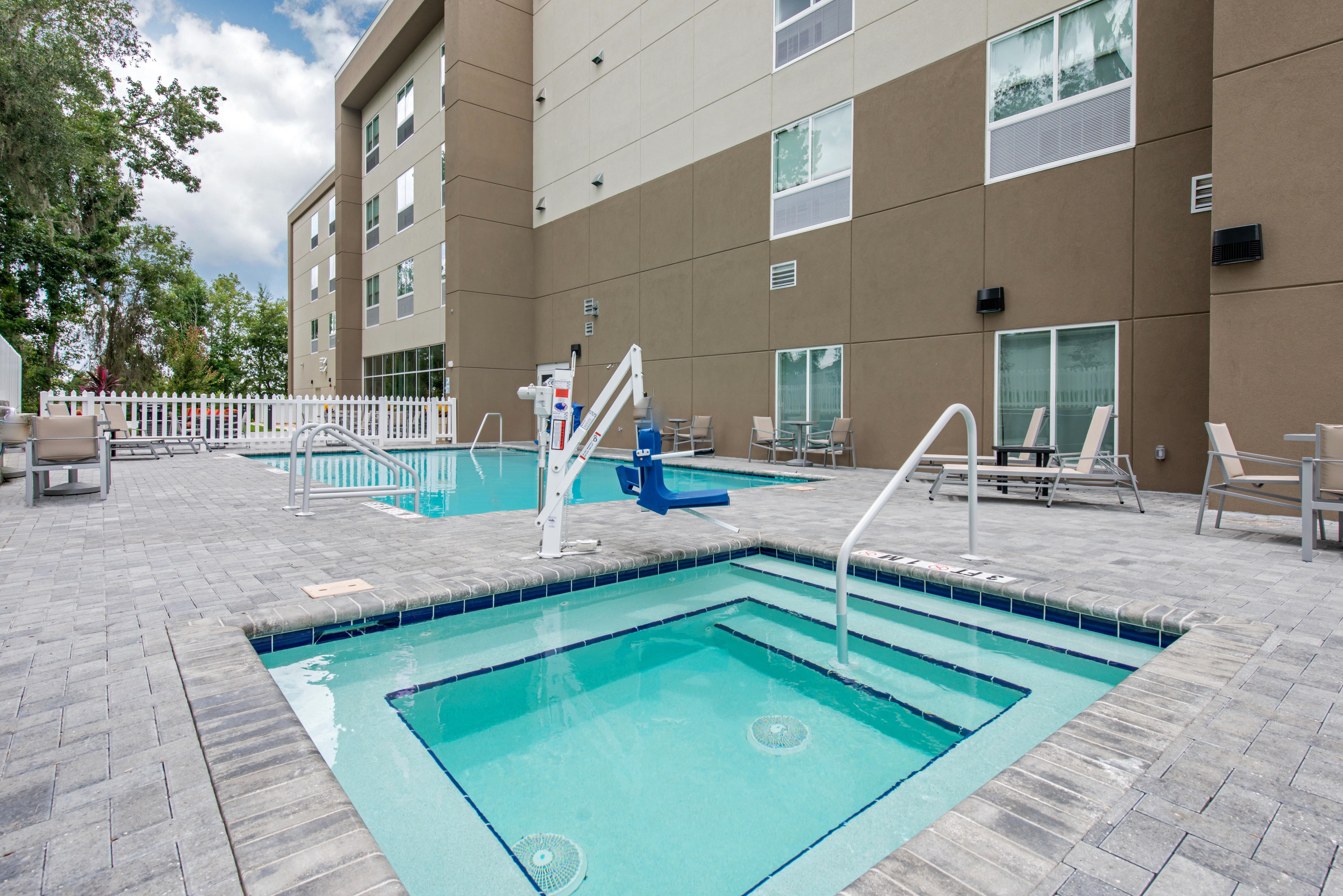 Holiday Inn Express Melbourne West By Ihg West Melbourne Exteriör bild